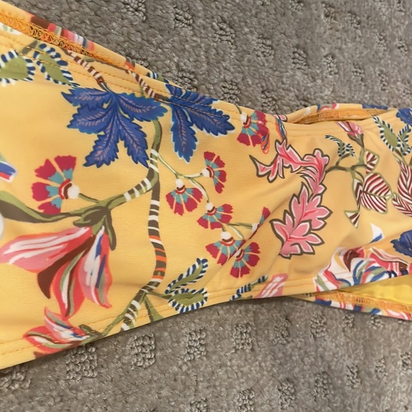 L space Bikini top - Picture 3 of 3